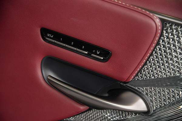 2018 Lexus LS LS500h Sports Luxury GVF50R