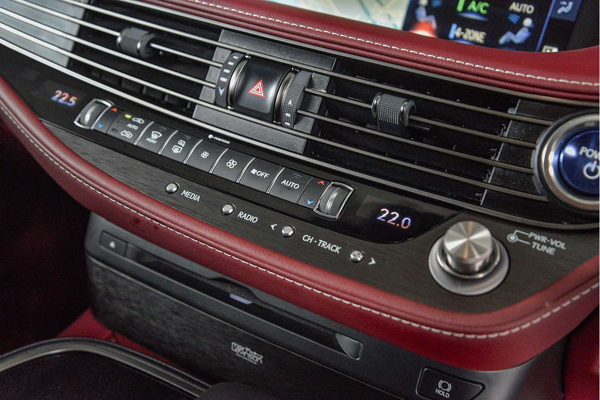 2018 Lexus LS LS500h Sports Luxury GVF50R