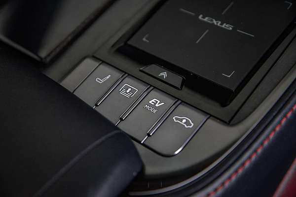 2018 Lexus LS LS500h Sports Luxury GVF50R