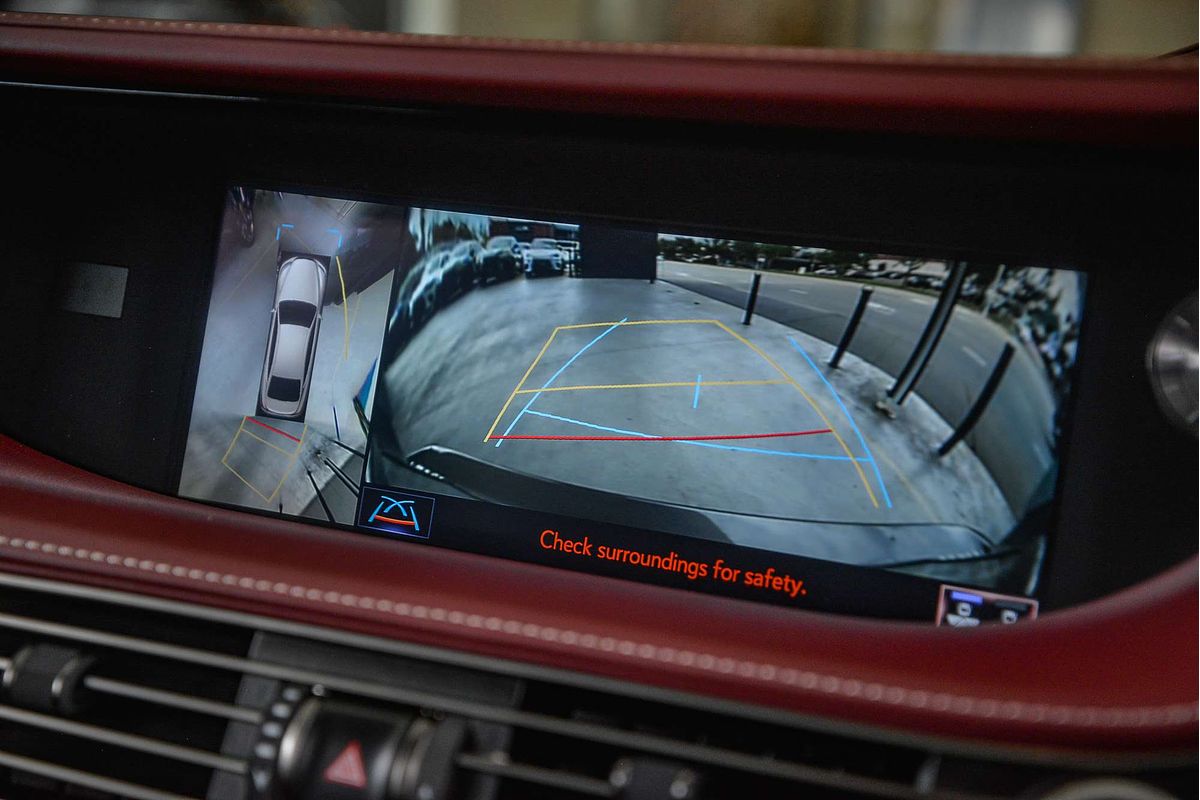 2018 Lexus LS LS500h Sports Luxury GVF50R