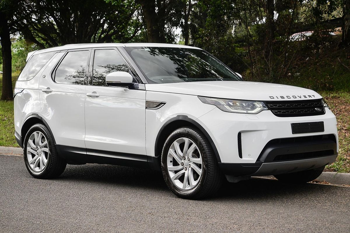 2020 Land Rover Discovery SD6 SE Series 5