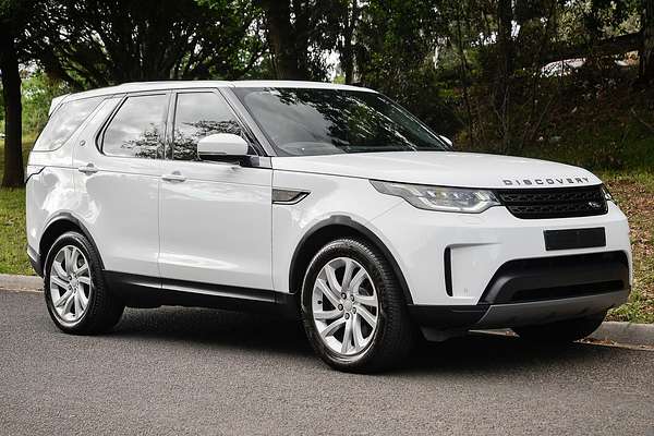2020 Land Rover Discovery SD6 SE Series 5