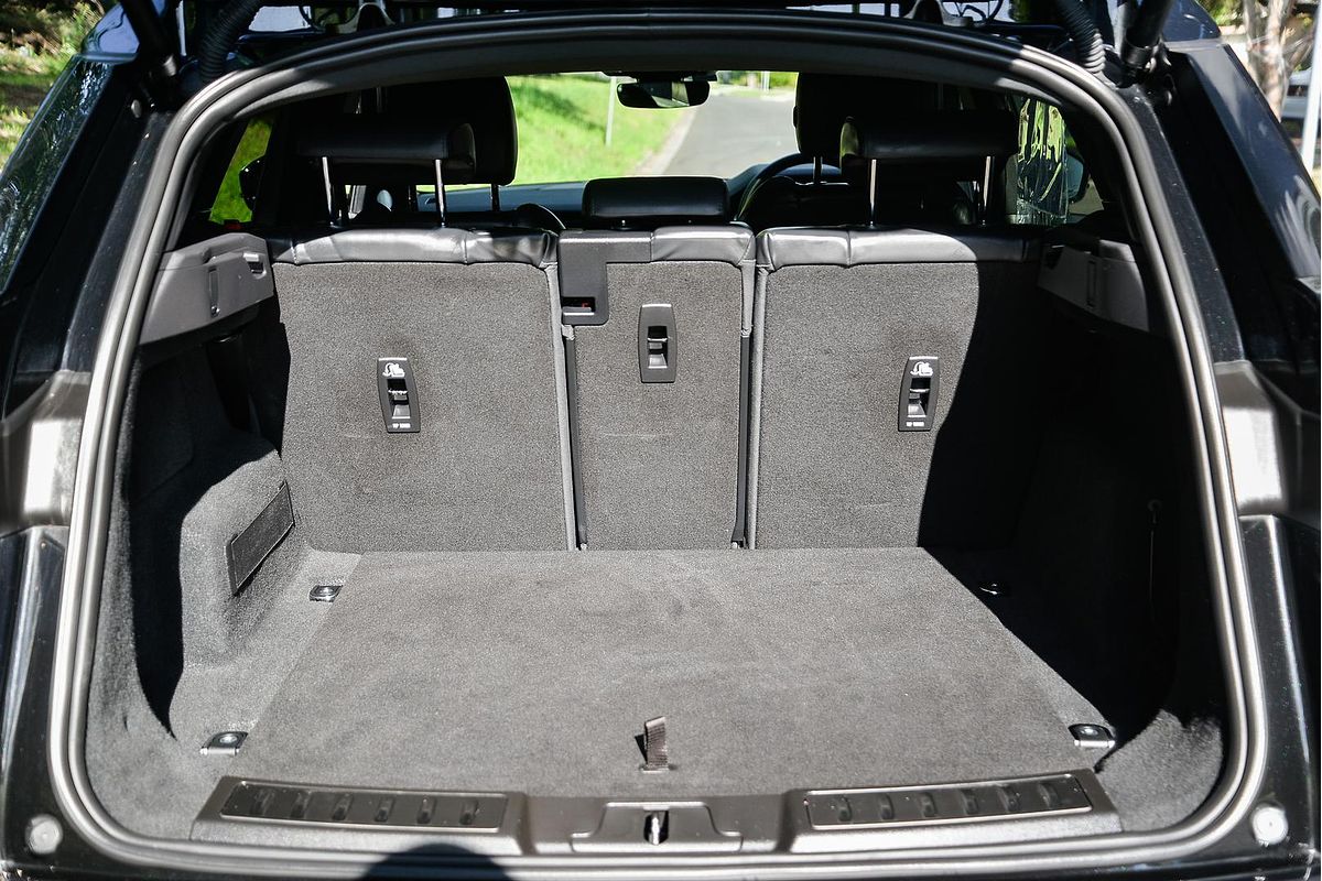 2023 Land Rover Range Rover Evoque P300e R-Dynamic HSE L551