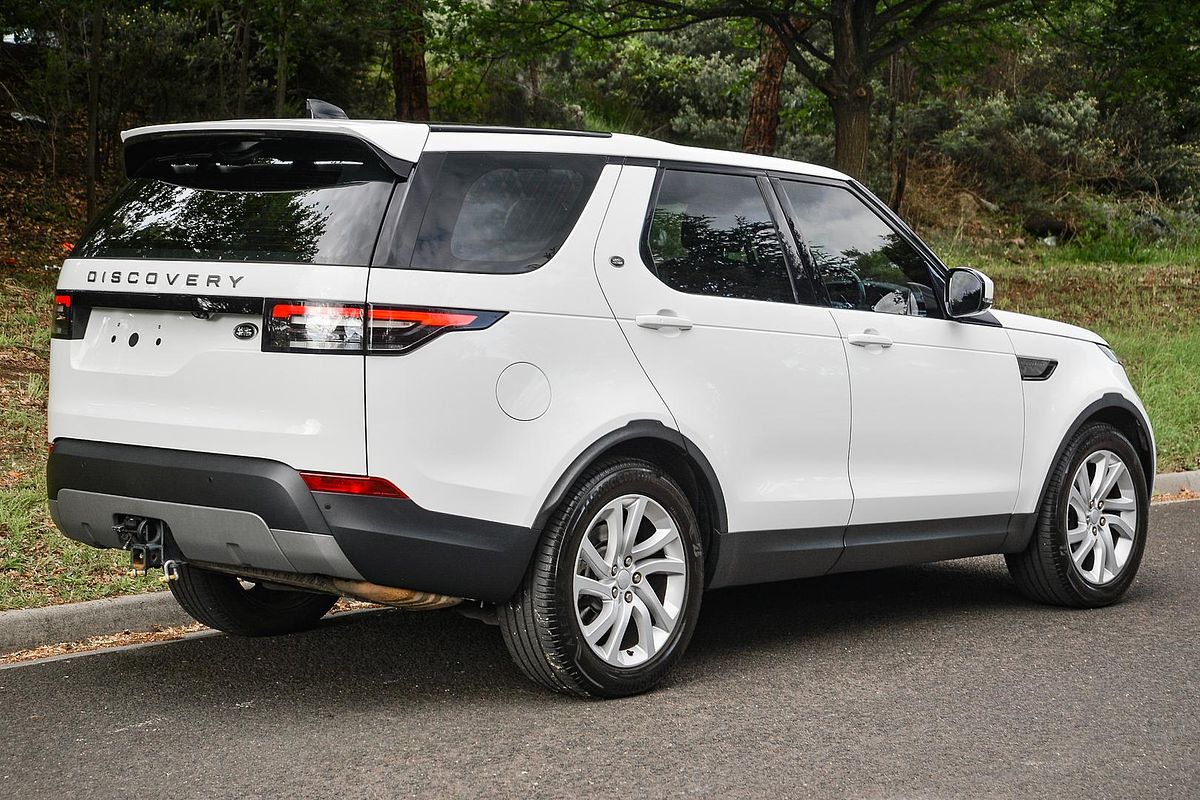 2020 Land Rover Discovery SD6 SE Series 5
