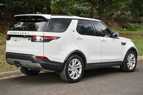 2020 Land Rover Discovery SD6 SE Series 5