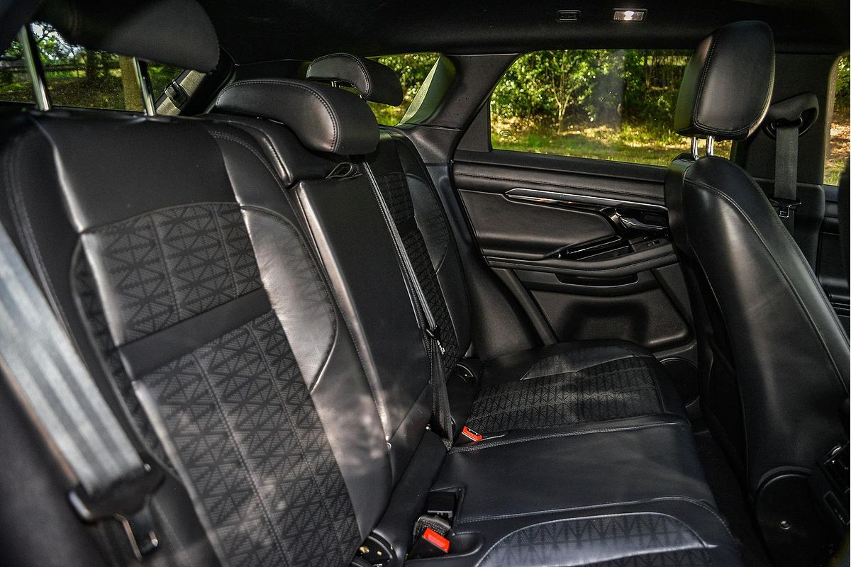 2023 Land Rover Range Rover Evoque P300e R-Dynamic HSE L551