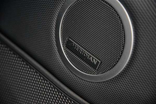 2023 Land Rover Discovery P360 R-Dynamic SE Series 5