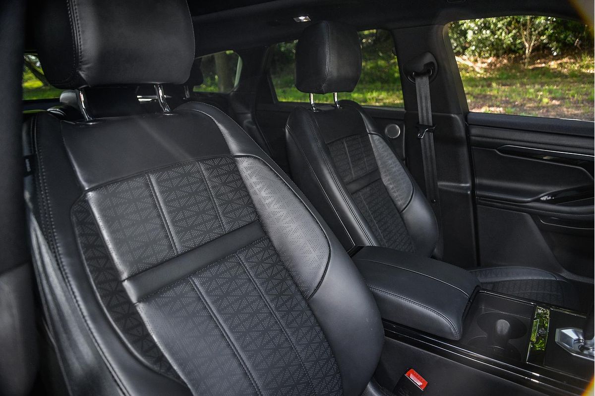 2023 Land Rover Range Rover Evoque P300e R-Dynamic HSE L551