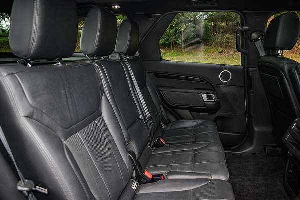 2020 Land Rover Discovery SD6 SE Series 5