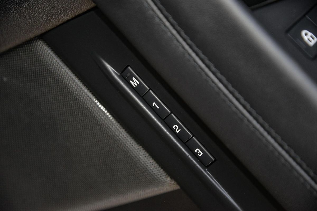 2023 Land Rover Range Rover Evoque P300e R-Dynamic HSE L551