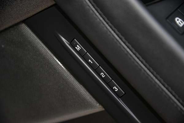 2023 Land Rover Range Rover Evoque P300e R-Dynamic HSE L551