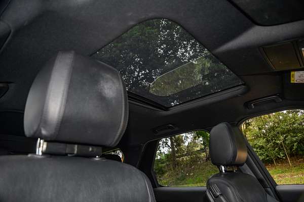 2020 Land Rover Discovery SD6 SE Series 5