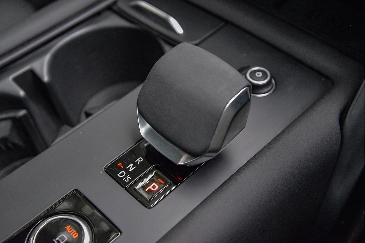 2023 Land Rover Discovery P360 R-Dynamic SE Series 5