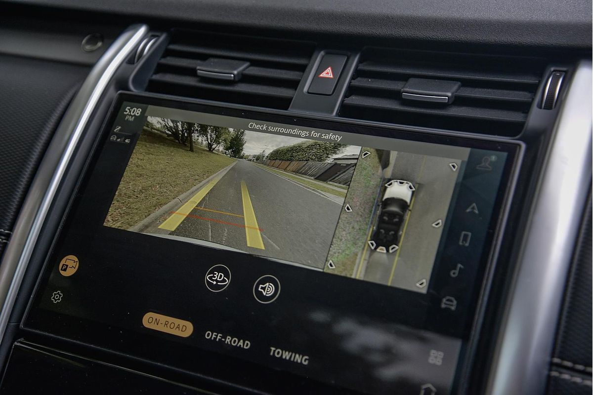 2023 Land Rover Discovery P360 R-Dynamic SE Series 5