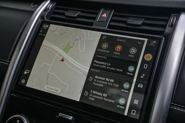 2023 Land Rover Discovery P360 R-Dynamic SE Series 5