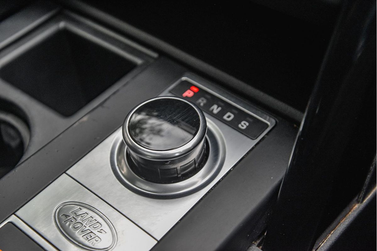 2020 Land Rover Discovery SD6 SE Series 5