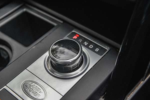 2020 Land Rover Discovery SD6 SE Series 5