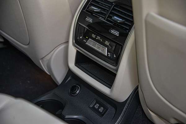 2023 BMW X7 xDrive40d Design Pure Excellence G07 LCI