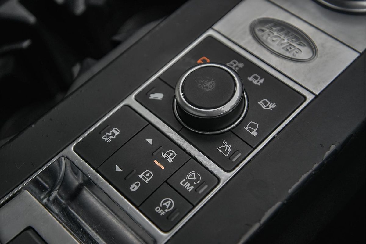 2020 Land Rover Discovery SD6 SE Series 5