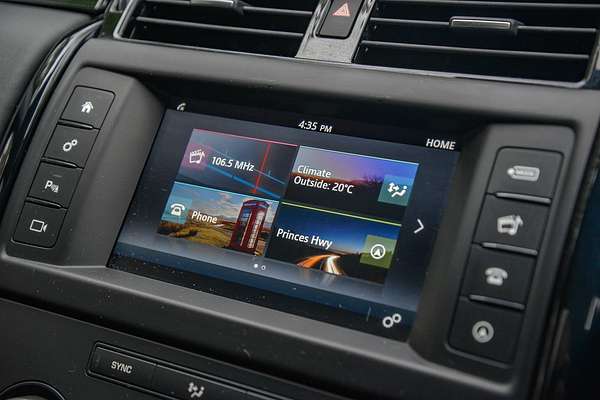 2020 Land Rover Discovery SD6 SE Series 5