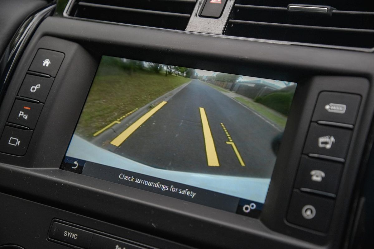 2020 Land Rover Discovery SD6 SE Series 5