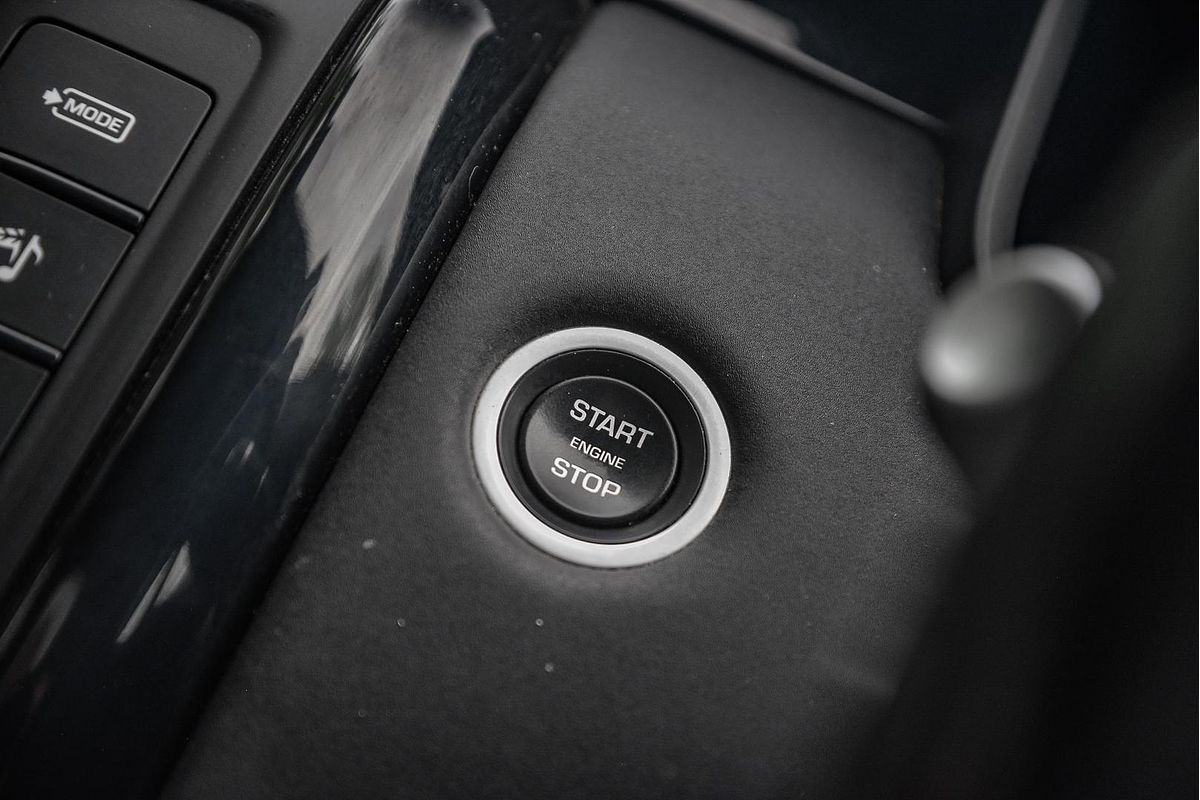 2020 Land Rover Discovery SD6 SE Series 5