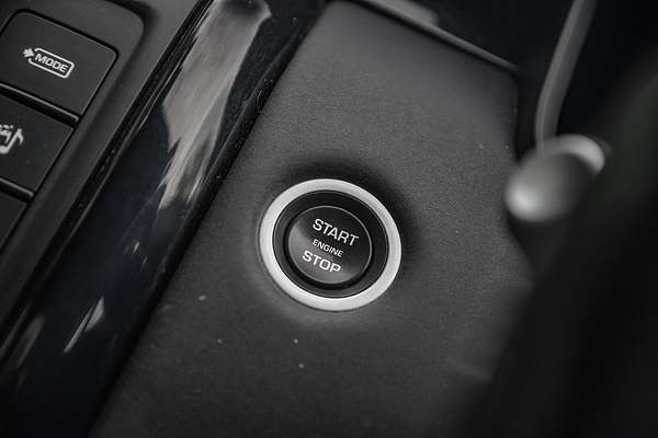 2020 Land Rover Discovery SD6 SE Series 5