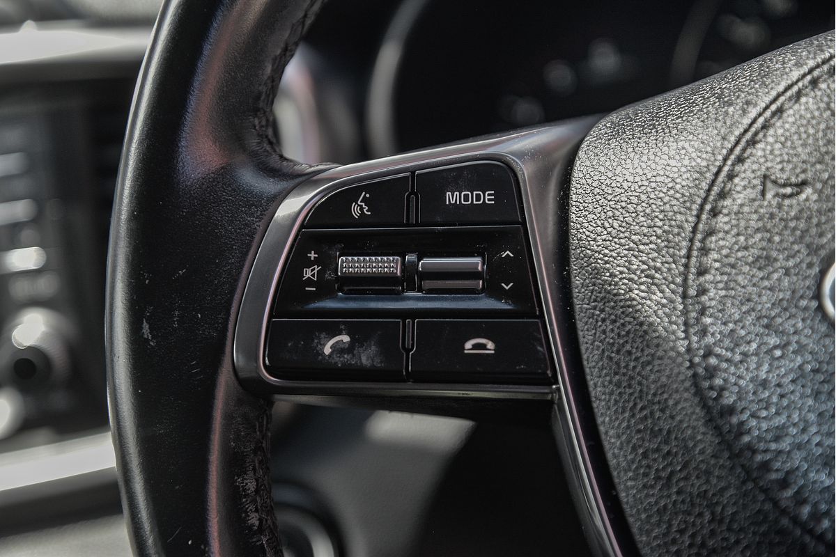 2019 Kia Sorento SLi UM