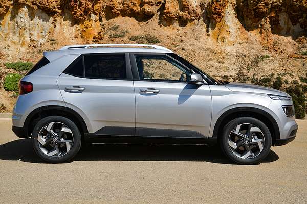 2025 Hyundai Venue Elite QX.V5