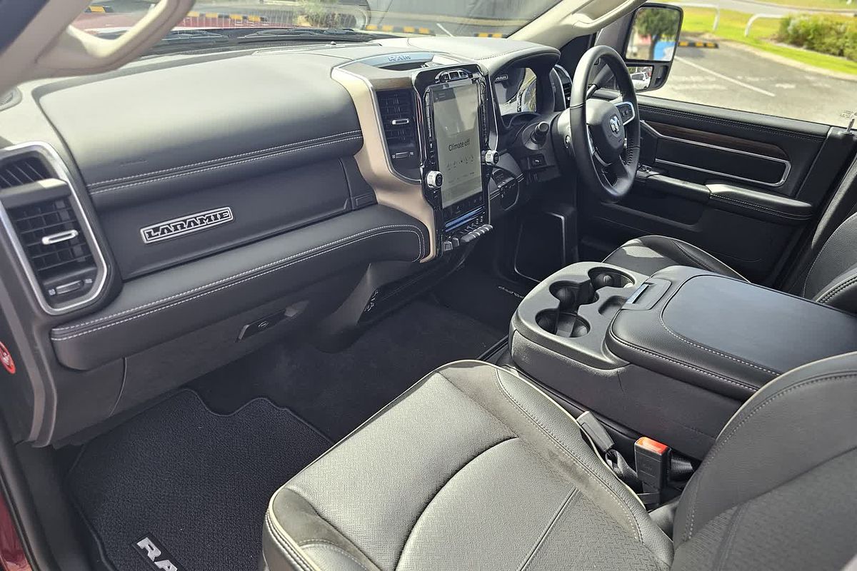 2024 RAM 2500 Laramie Rambox DJ 4X4