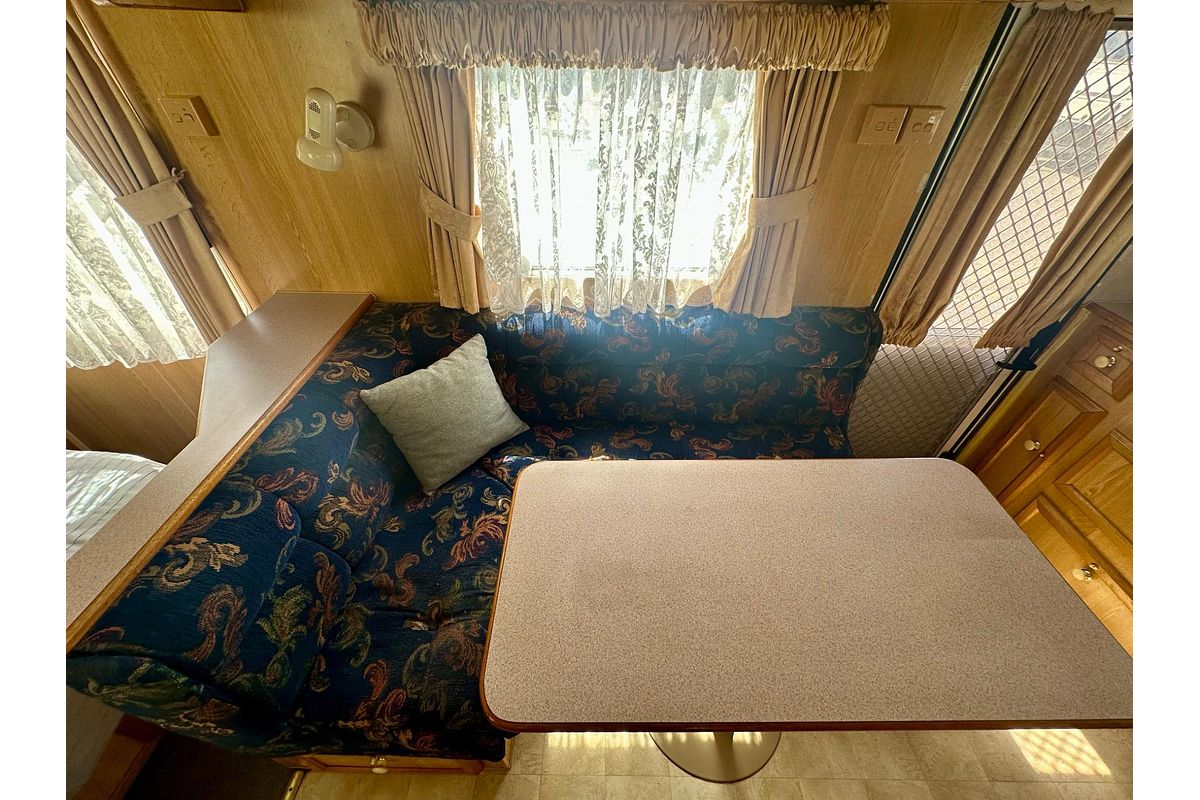 2001 Royal Flair VAN ROYCE SERIES 2