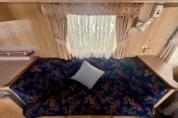 2001 Royal Flair VAN ROYCE SERIES 2