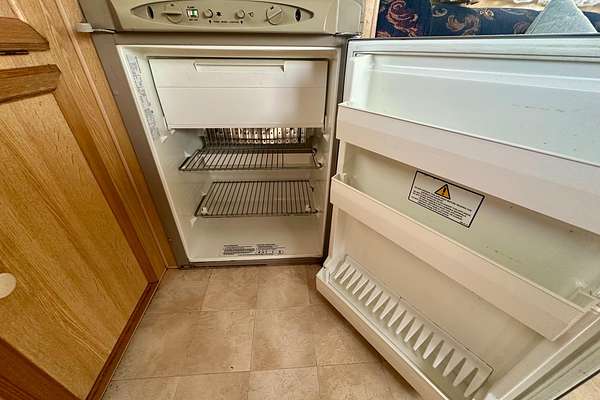 2001 Royal Flair VAN ROYCE SERIES 2