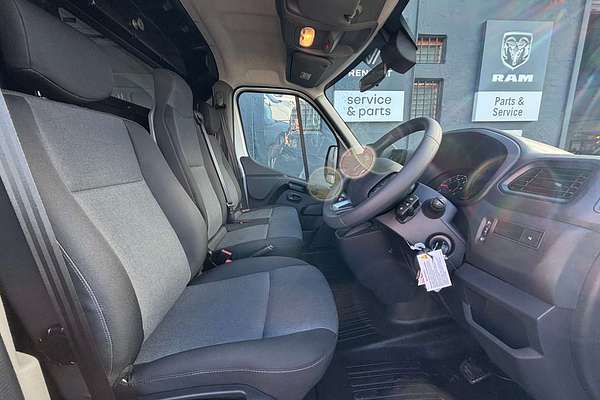 2025 Renault Master Pro 110kW X62 Phase 2 MWB Mid Roof