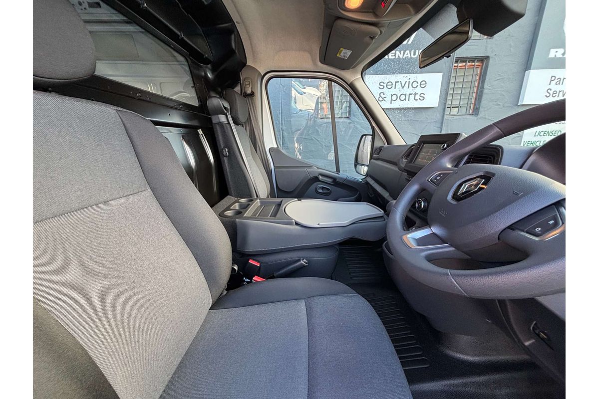 2025 Renault Master Pro 110kW X62 Phase 2 MWB Mid Roof