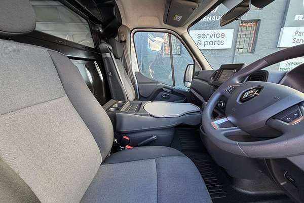 2025 Renault Master Pro 110kW X62 Phase 2 MWB Mid Roof