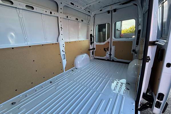 2025 Renault Master Pro 110kW X62 Phase 2 MWB Mid Roof