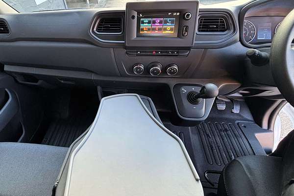2025 Renault Master Pro 110kW X62 Phase 2 MWB Mid Roof