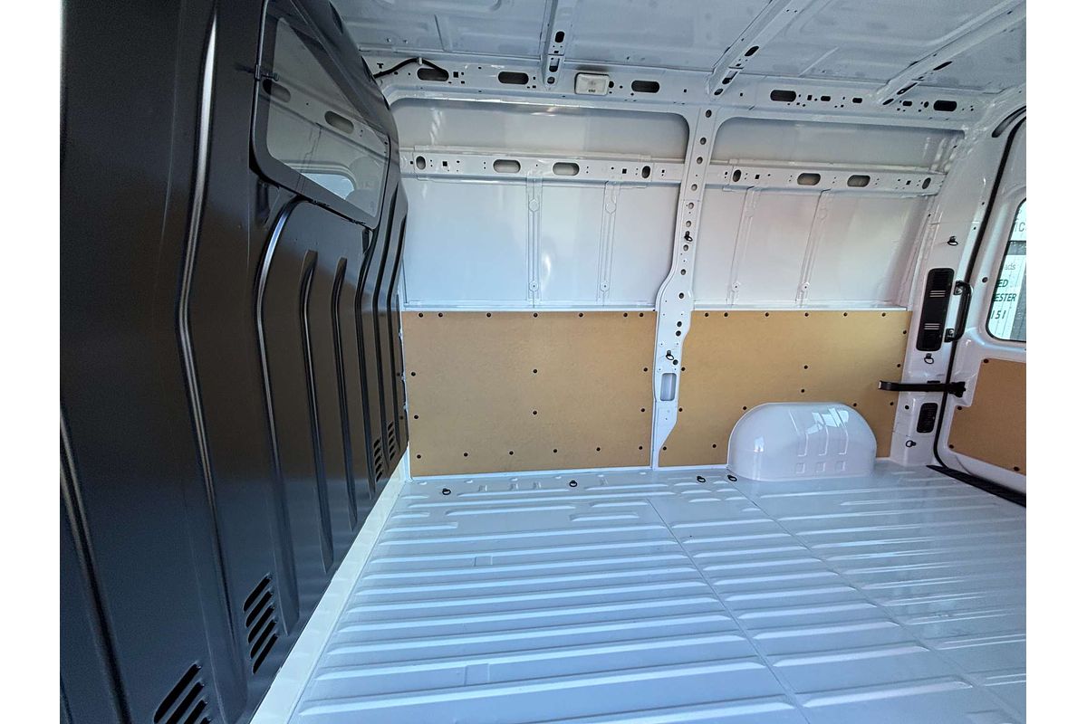 2025 Renault Master Pro 110kW X62 Phase 2 MWB Mid Roof