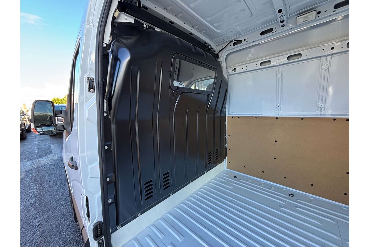 2025 Renault Master Pro 110kW X62 Phase 2 MWB Mid Roof