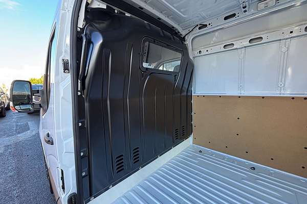 2025 Renault Master Pro 110kW X62 Phase 2 MWB Mid Roof