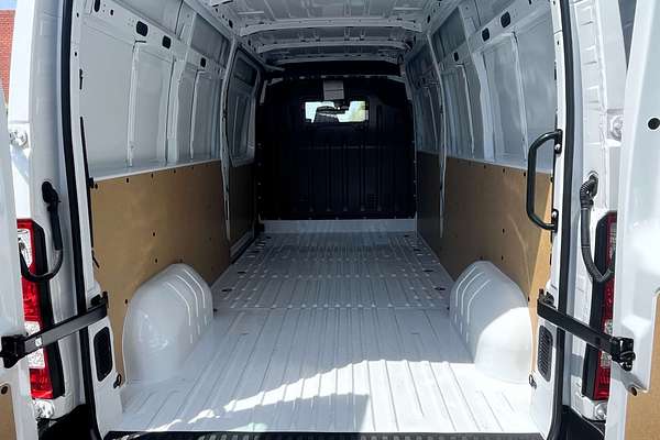 2025 Renault Master Pro 110kW X62 Phase 2 LWB Mid Roof