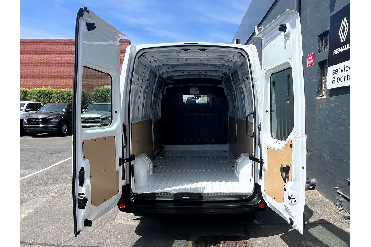2025 Renault Master Pro 110kW X62 Phase 2 LWB Mid Roof