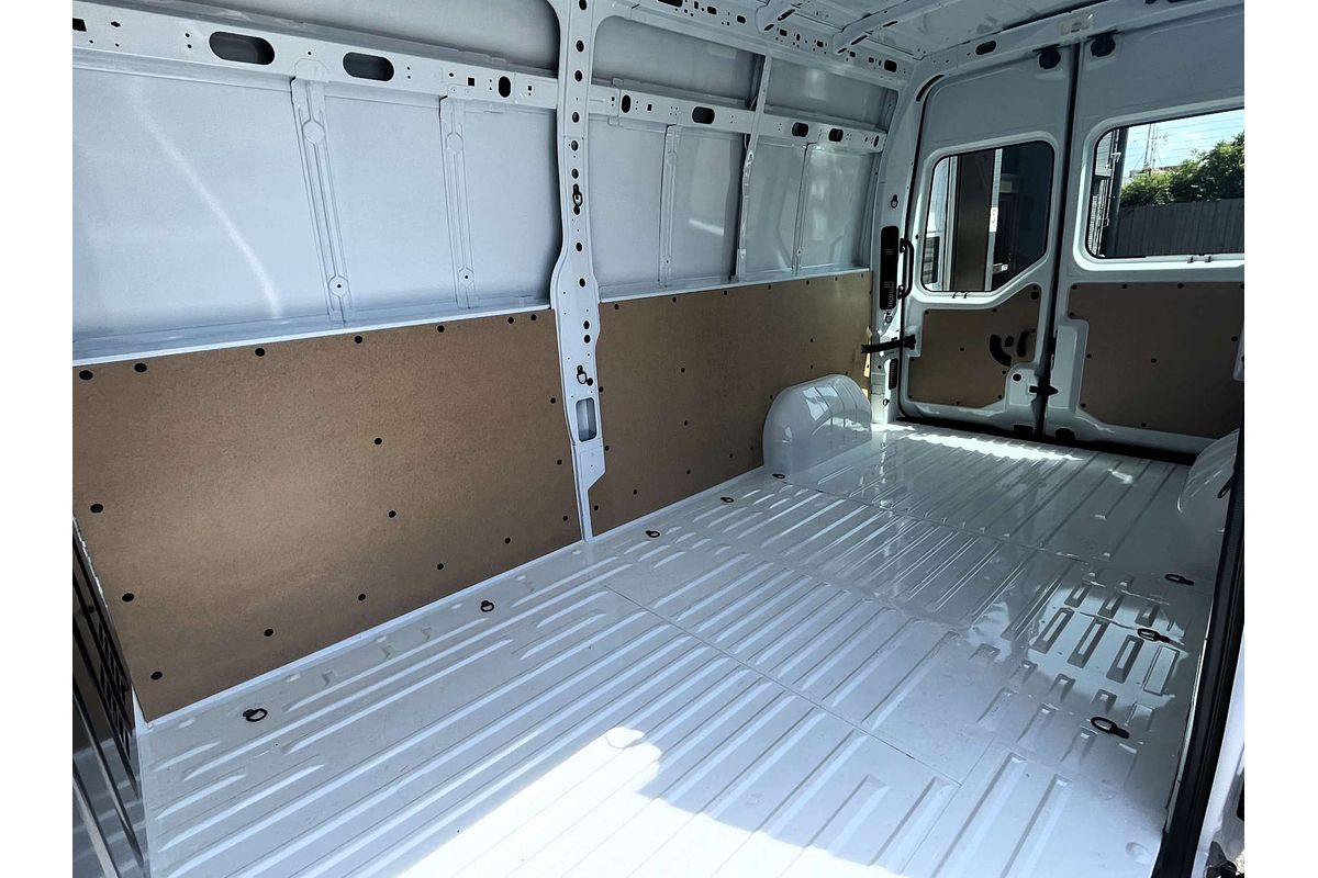 2025 Renault Master Pro 110kW X62 Phase 2 LWB Mid Roof