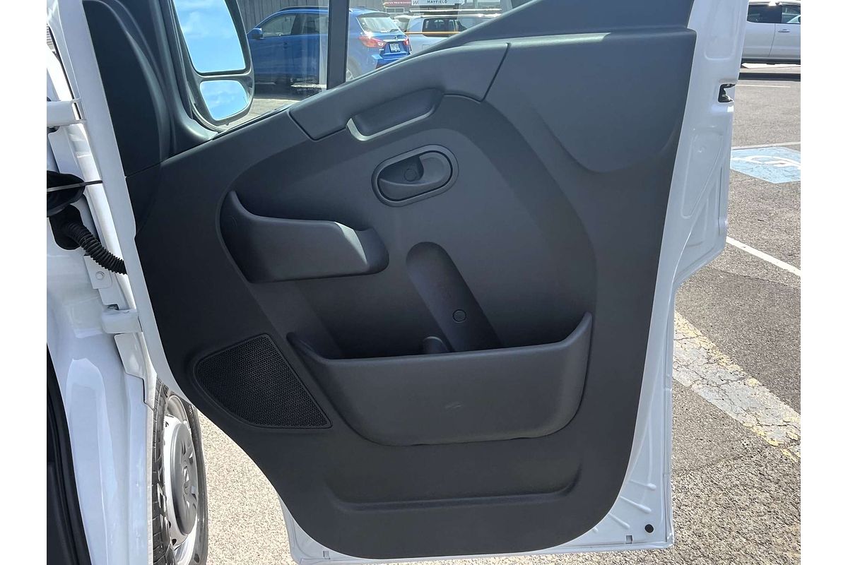 2025 Renault Master Pro 110kW X62 Phase 2 LWB Mid Roof