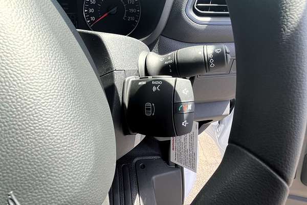 2025 Renault Master Pro 110kW X62 Phase 2 LWB Mid Roof