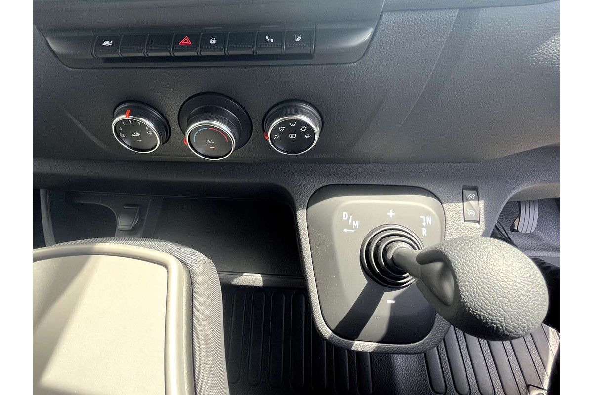 2025 Renault Master Pro 110kW X62 Phase 2 LWB Mid Roof