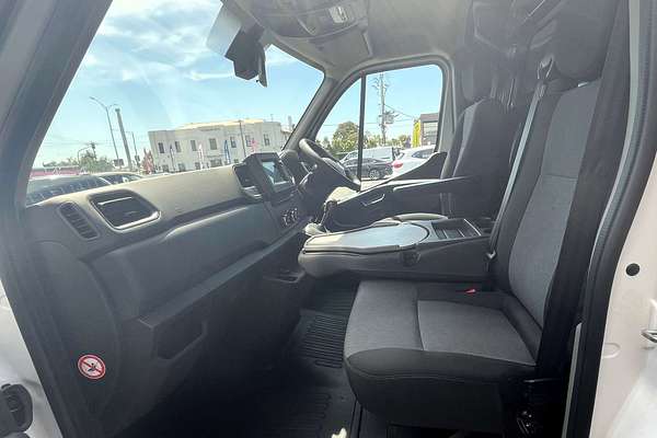 2025 Renault Master Pro 110kW X62 Phase 2 LWB Mid Roof