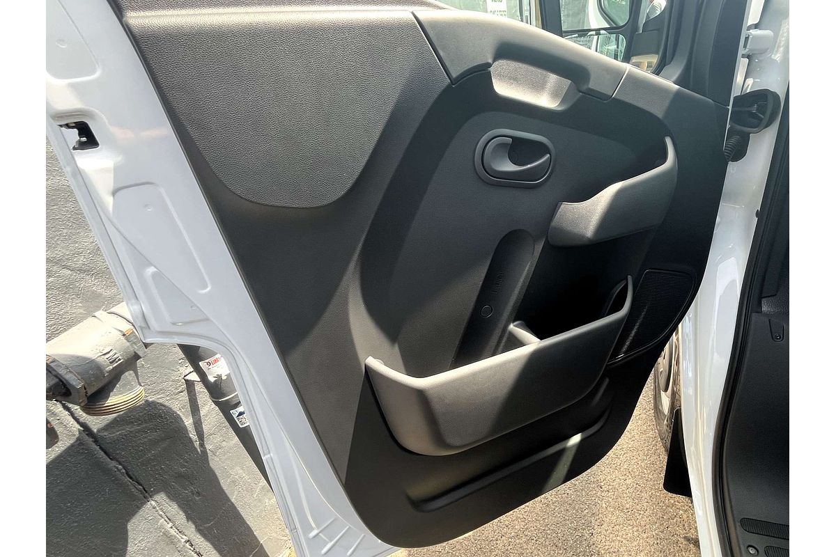 2025 Renault Master Pro 110kW X62 Phase 2 LWB Mid Roof