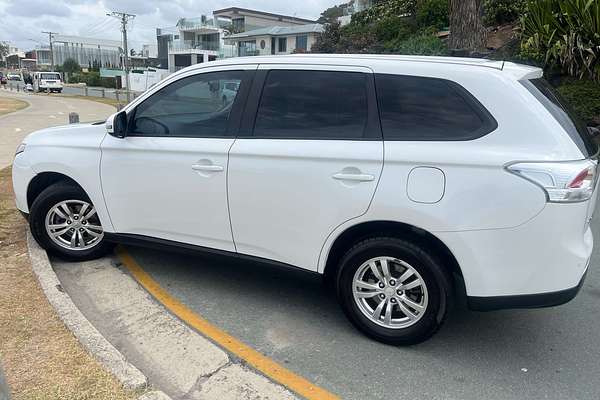 2013 Mitsubishi Outlander LS ZJ